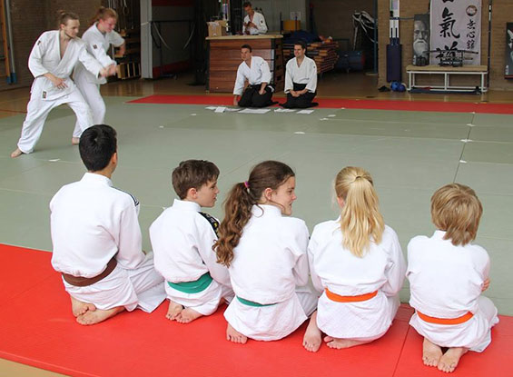 Kinderen tijdens examens | Mushinkan